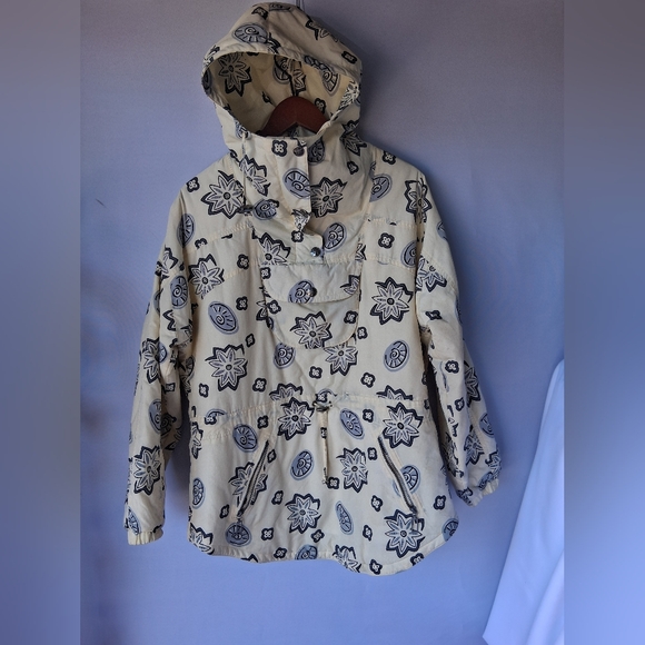 L.L. Bean Jackets & Blazers - Vintage  Womens L.L. Bean Cream Hooded Puffer Jacket with Black Floral Print M.